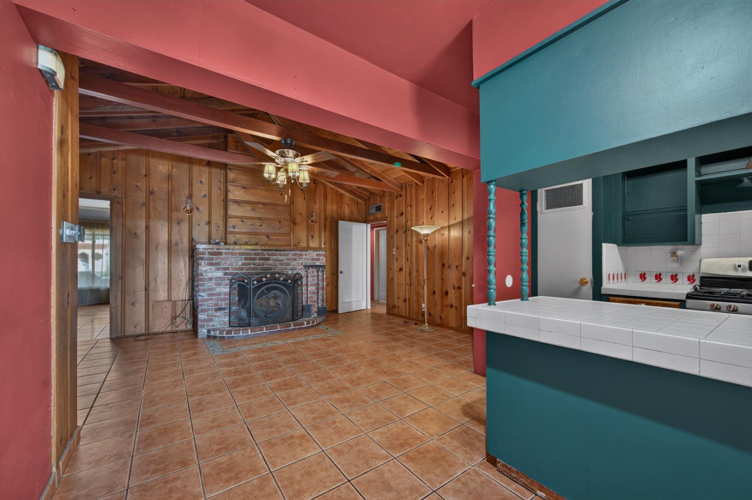 2218 N Arthur Ave, Fresno, CA 93705