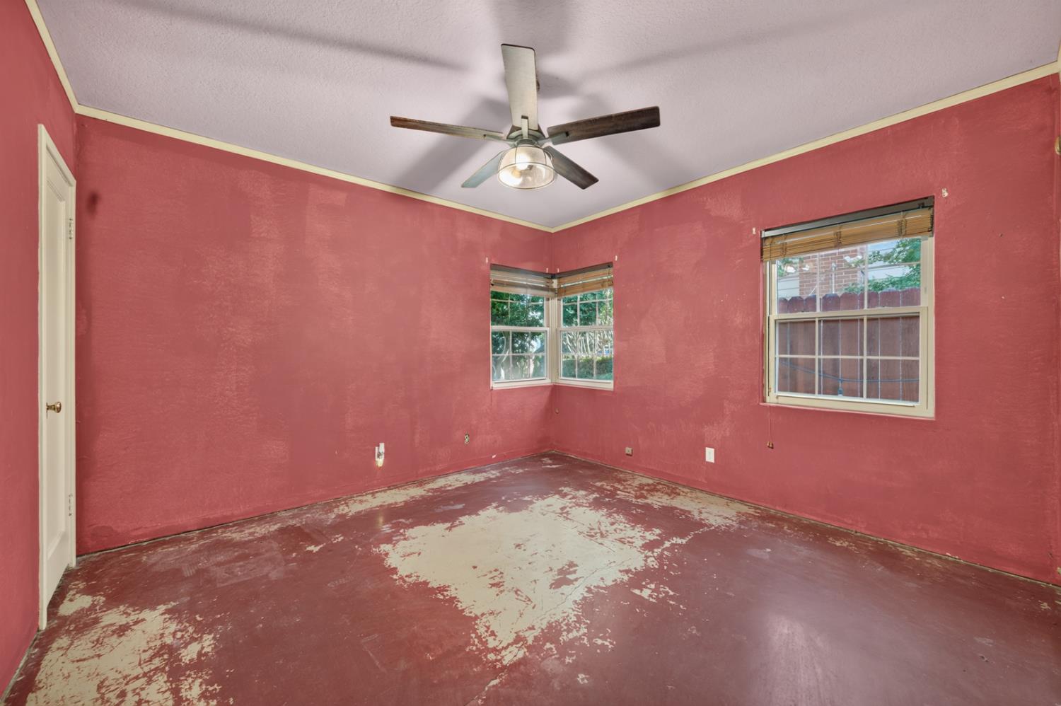2218 N Arthur Ave, Fresno, CA 93705