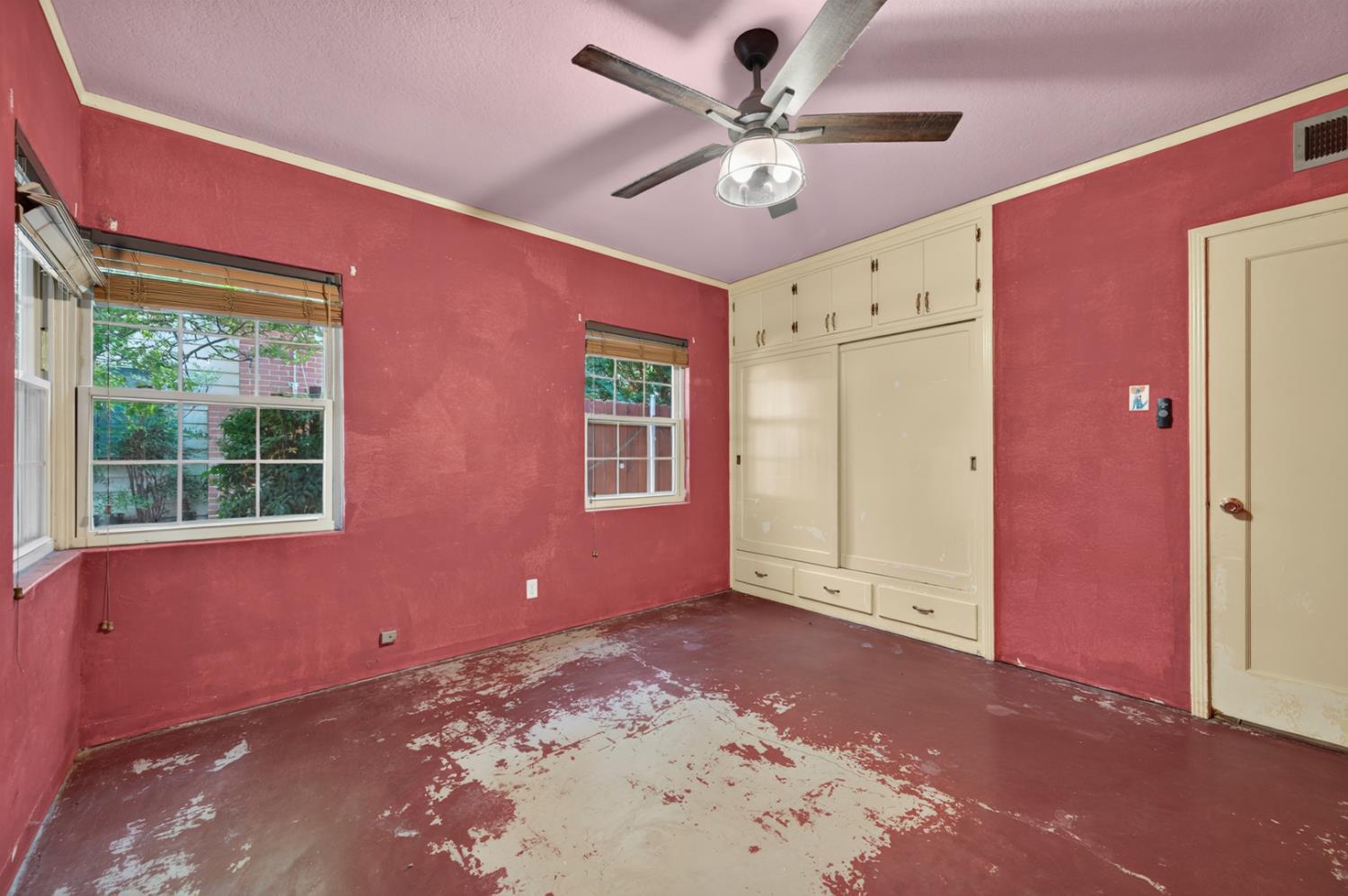2218 N Arthur Ave, Fresno, CA 93705