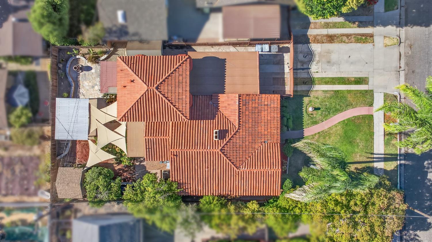 2218 N Arthur Ave, Fresno, CA 93705