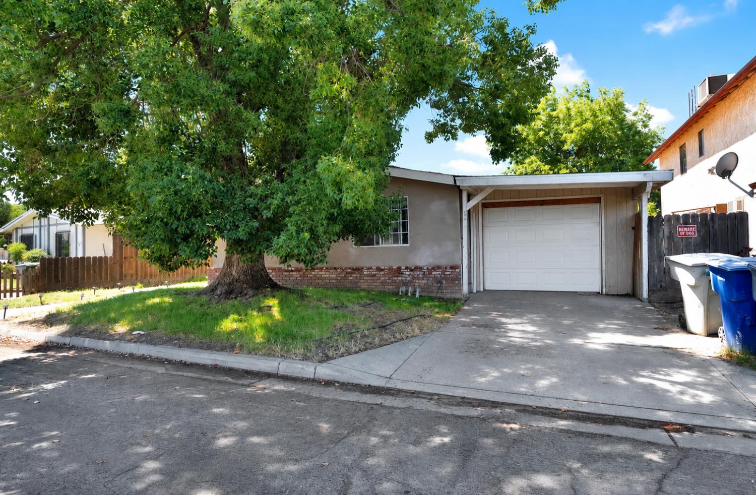 3239 W Vassar Ave, Fresno, CA 93722