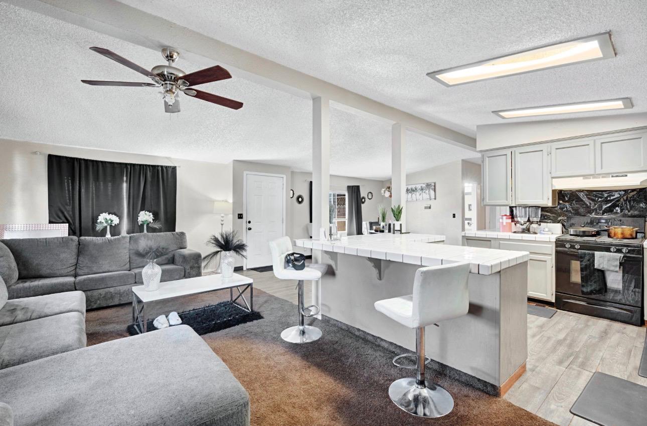 3239 W Vassar Ave, Fresno, CA 93722