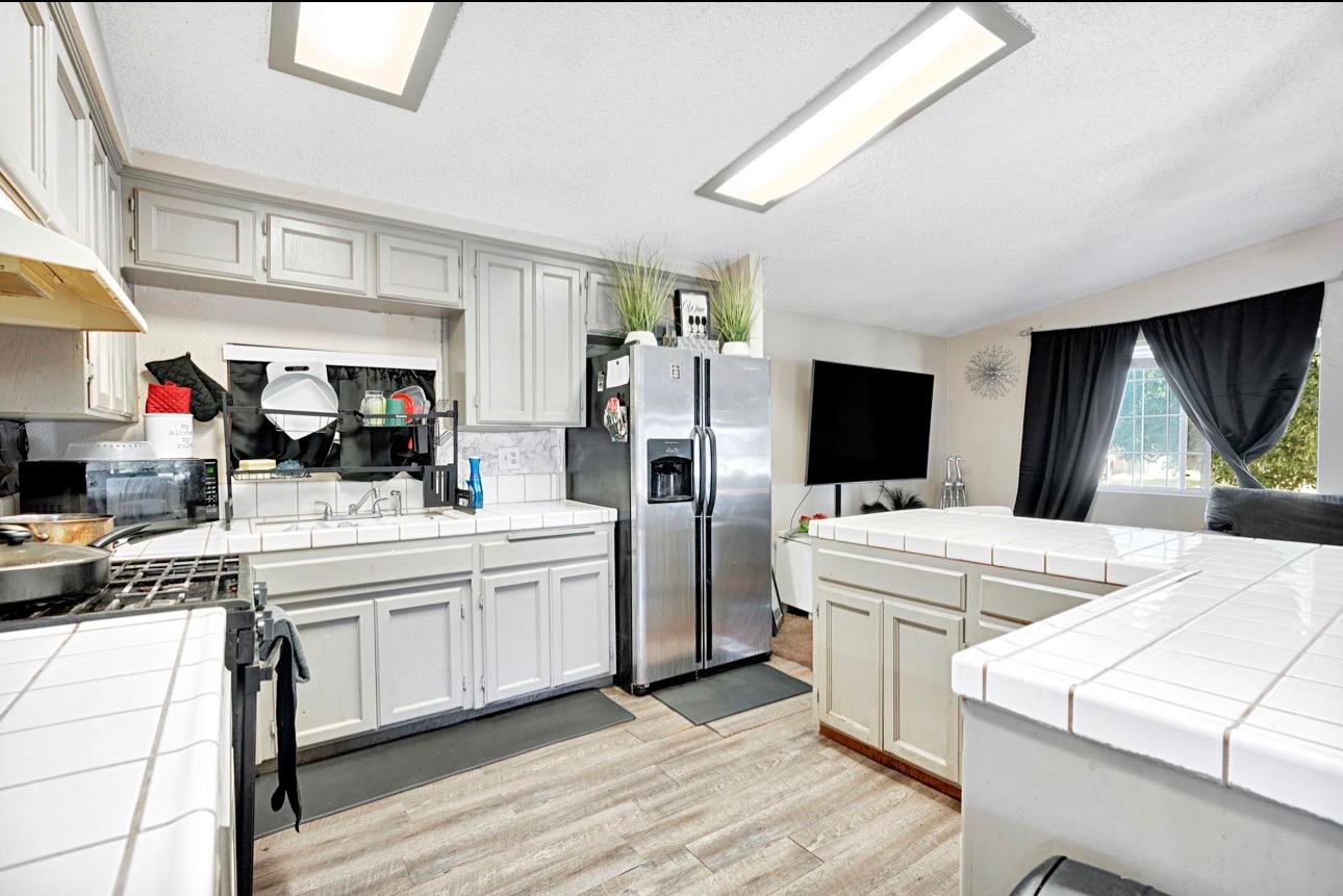 3239 W Vassar Ave, Fresno, CA 93722