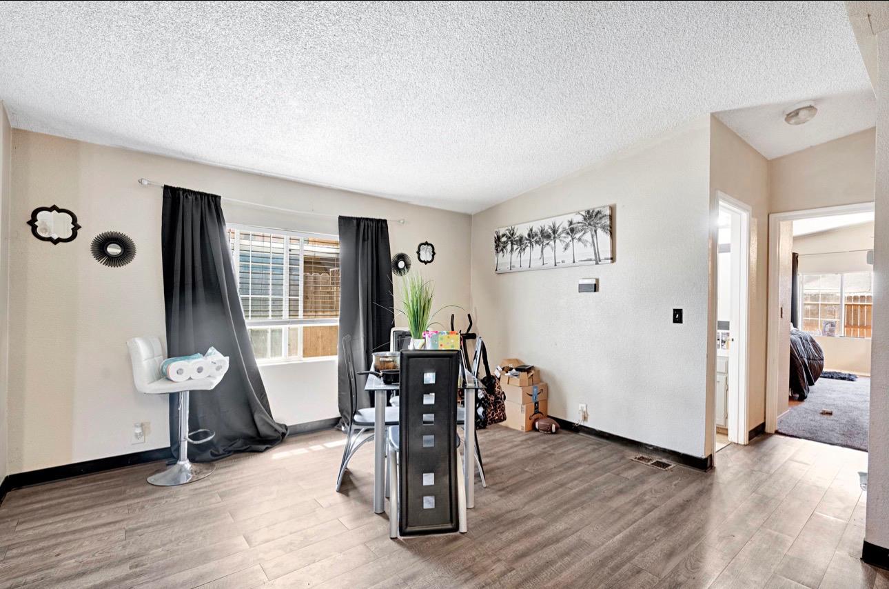 3239 W Vassar Ave, Fresno, CA 93722
