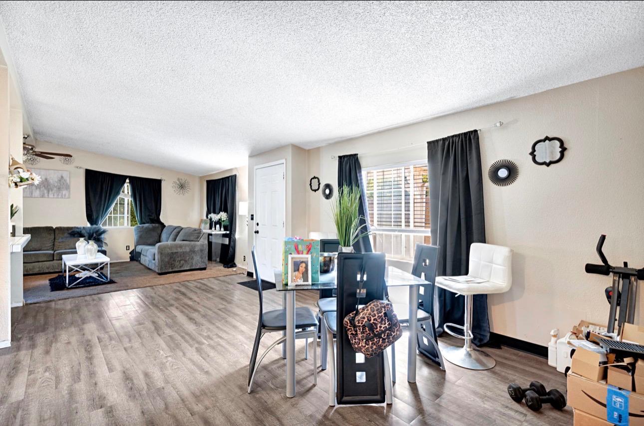 3239 W Vassar Ave, Fresno, CA 93722