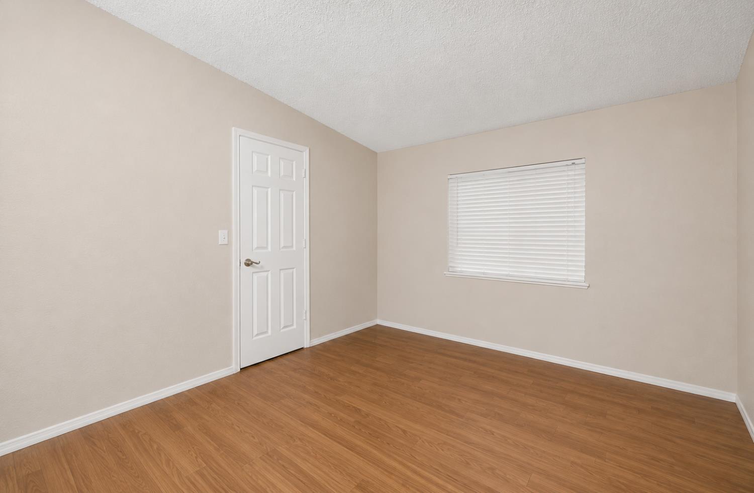 3239 W Vassar Ave, Fresno, CA 93722