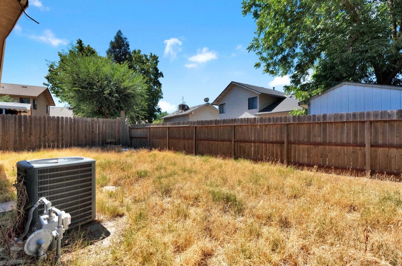 3239 W Vassar Ave, Fresno, CA 93722