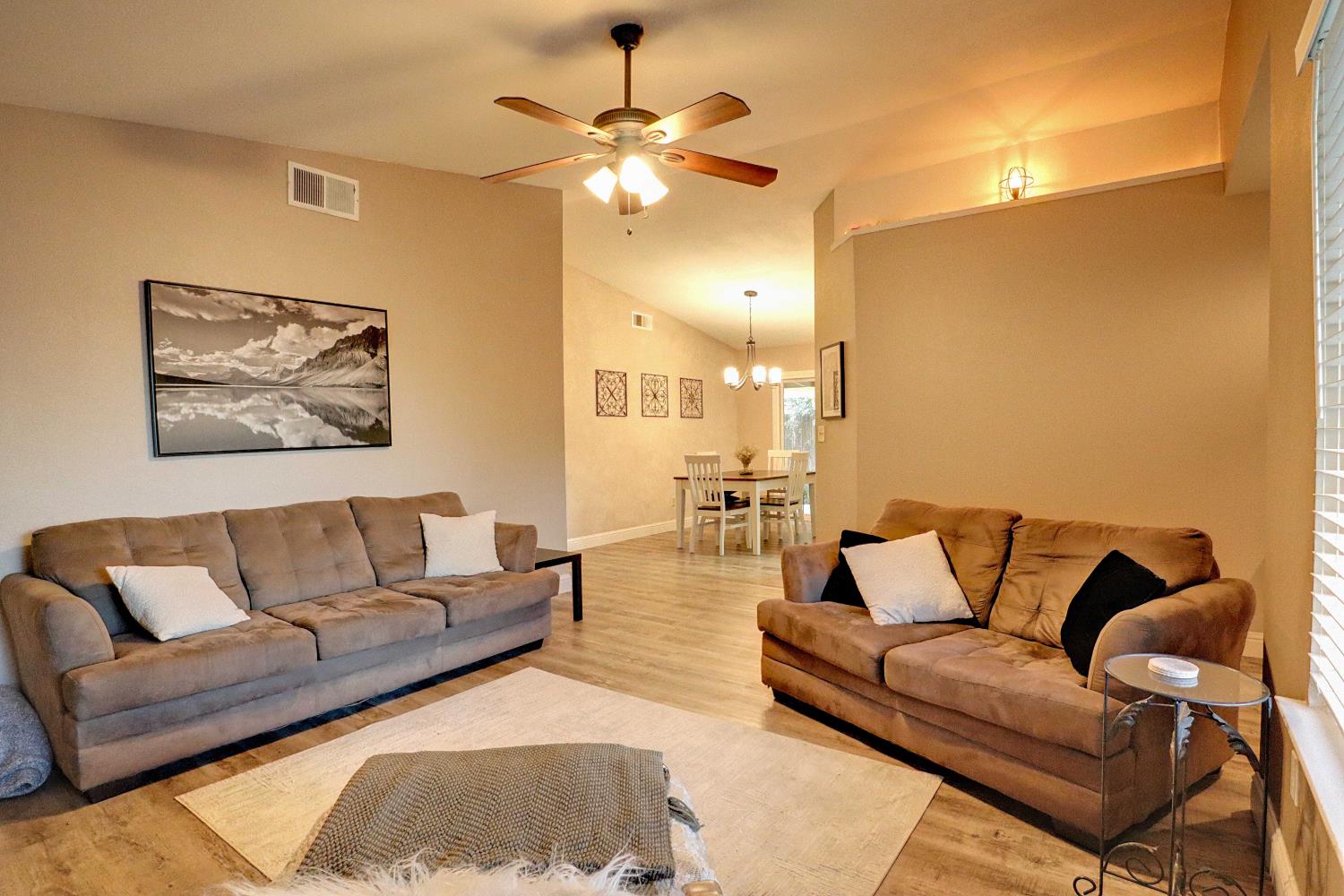 1021 12th Ave, Kingsburg, CA 93631