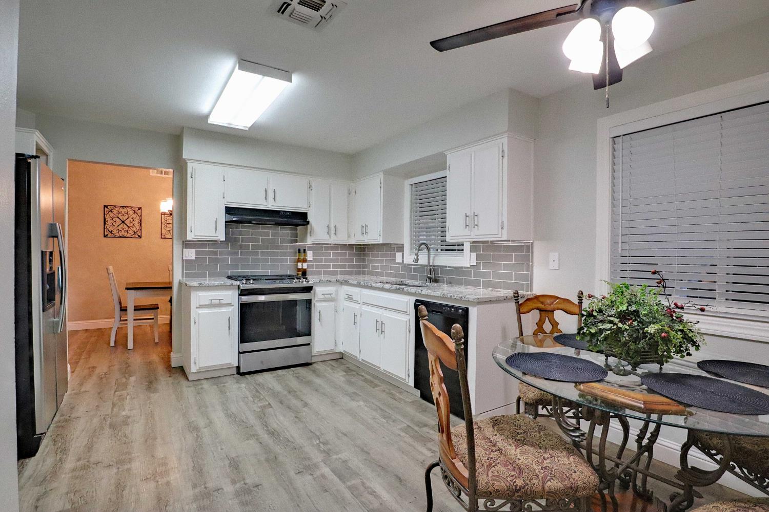 1021 12th Ave, Kingsburg, CA 93631