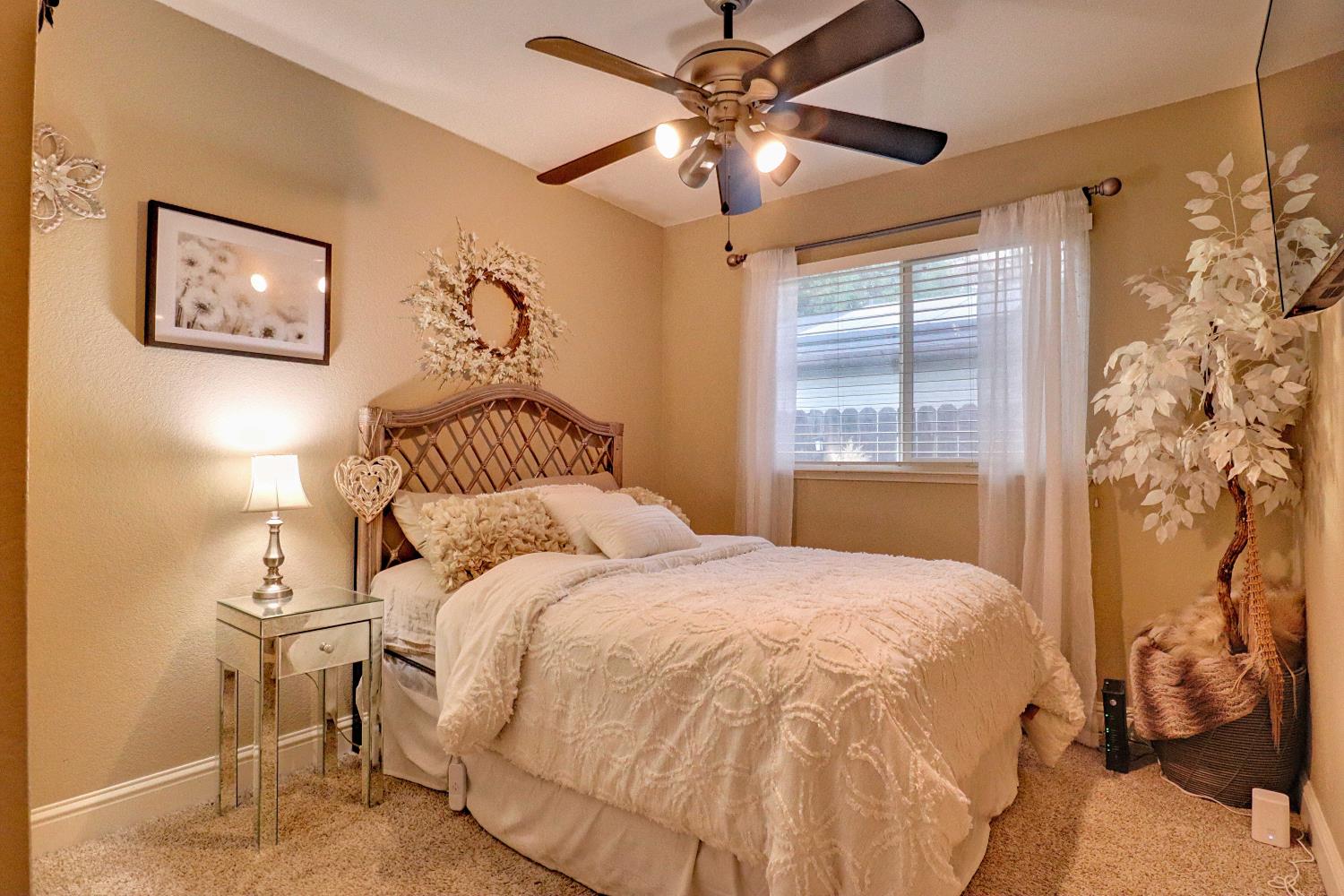 1021 12th Ave, Kingsburg, CA 93631
