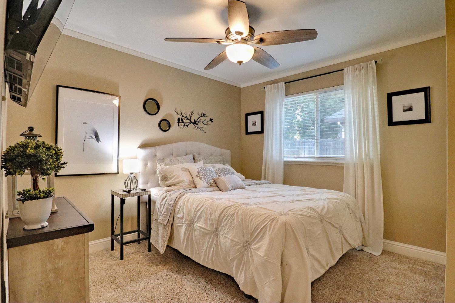 1021 12th Ave, Kingsburg, CA 93631