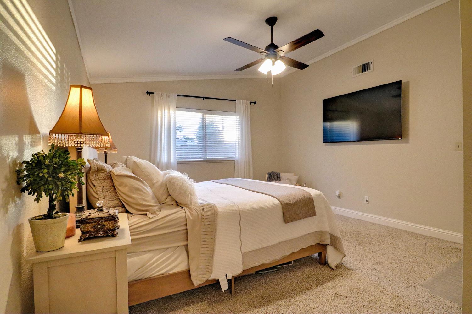 1021 12th Ave, Kingsburg, CA 93631