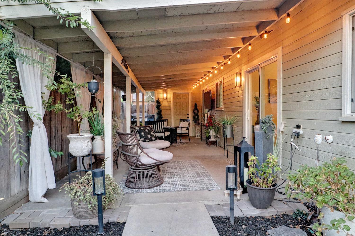1021 12th Ave, Kingsburg, CA 93631