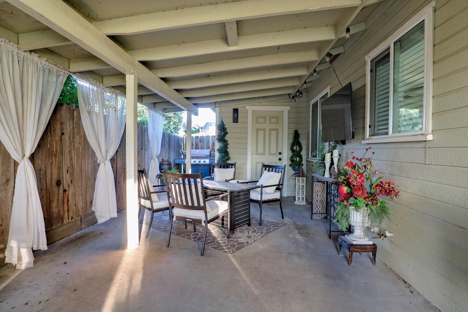 1021 12th Ave, Kingsburg, CA 93631
