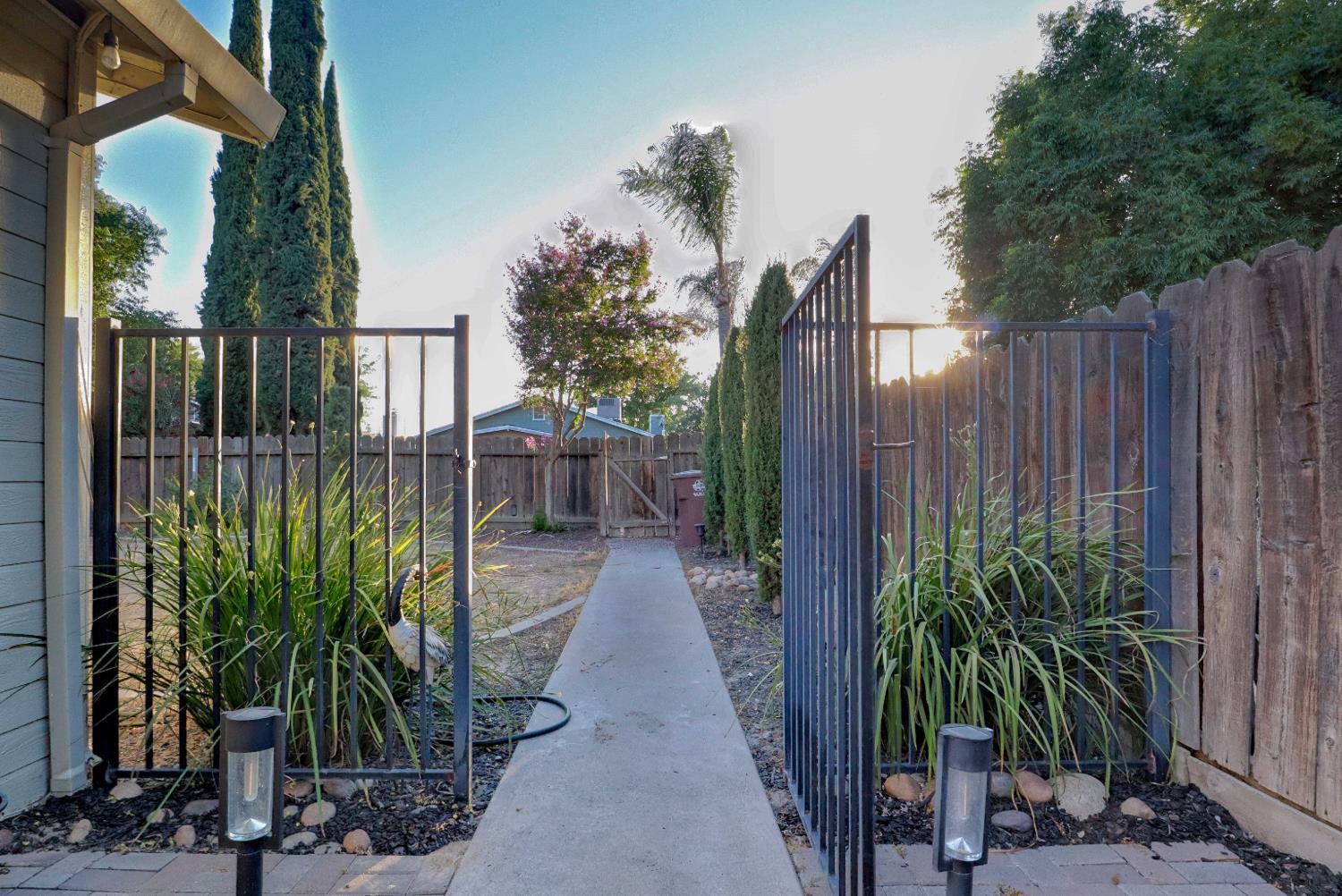1021 12th Ave, Kingsburg, CA 93631