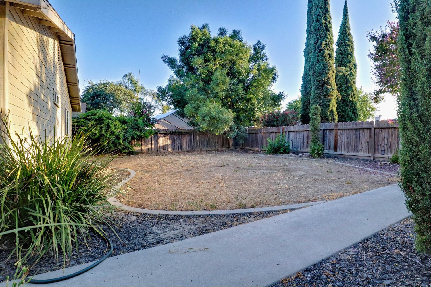 1021 12th Ave, Kingsburg, CA 93631