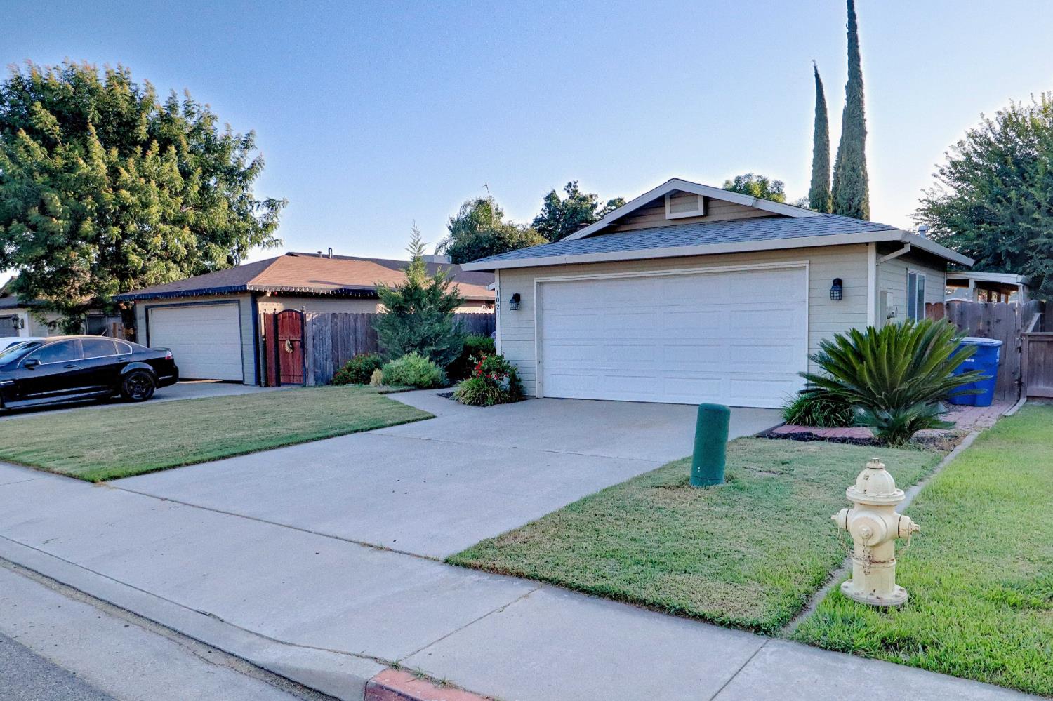 1021 12th Ave, Kingsburg, CA 93631
