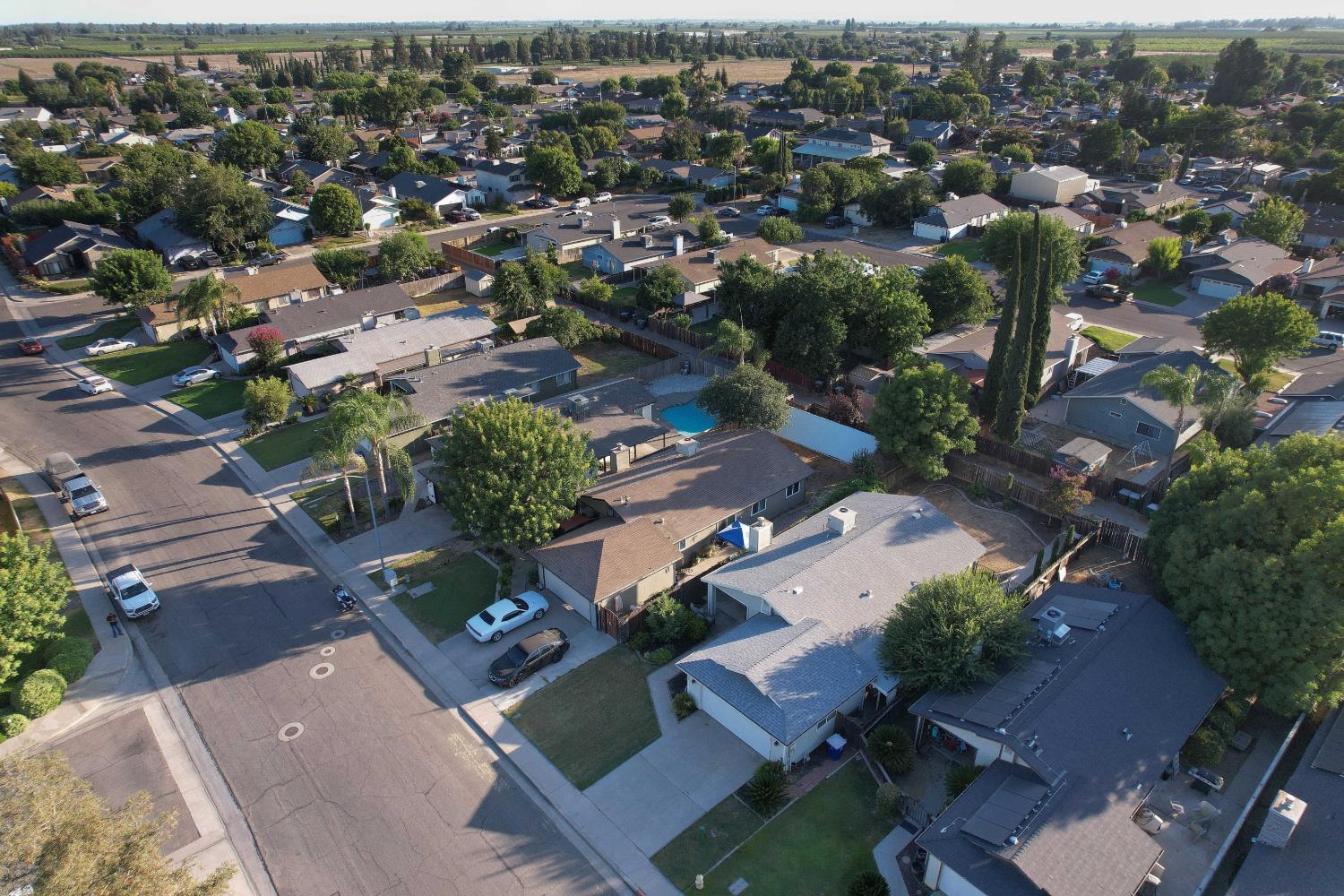 1021 12th Ave, Kingsburg, CA 93631