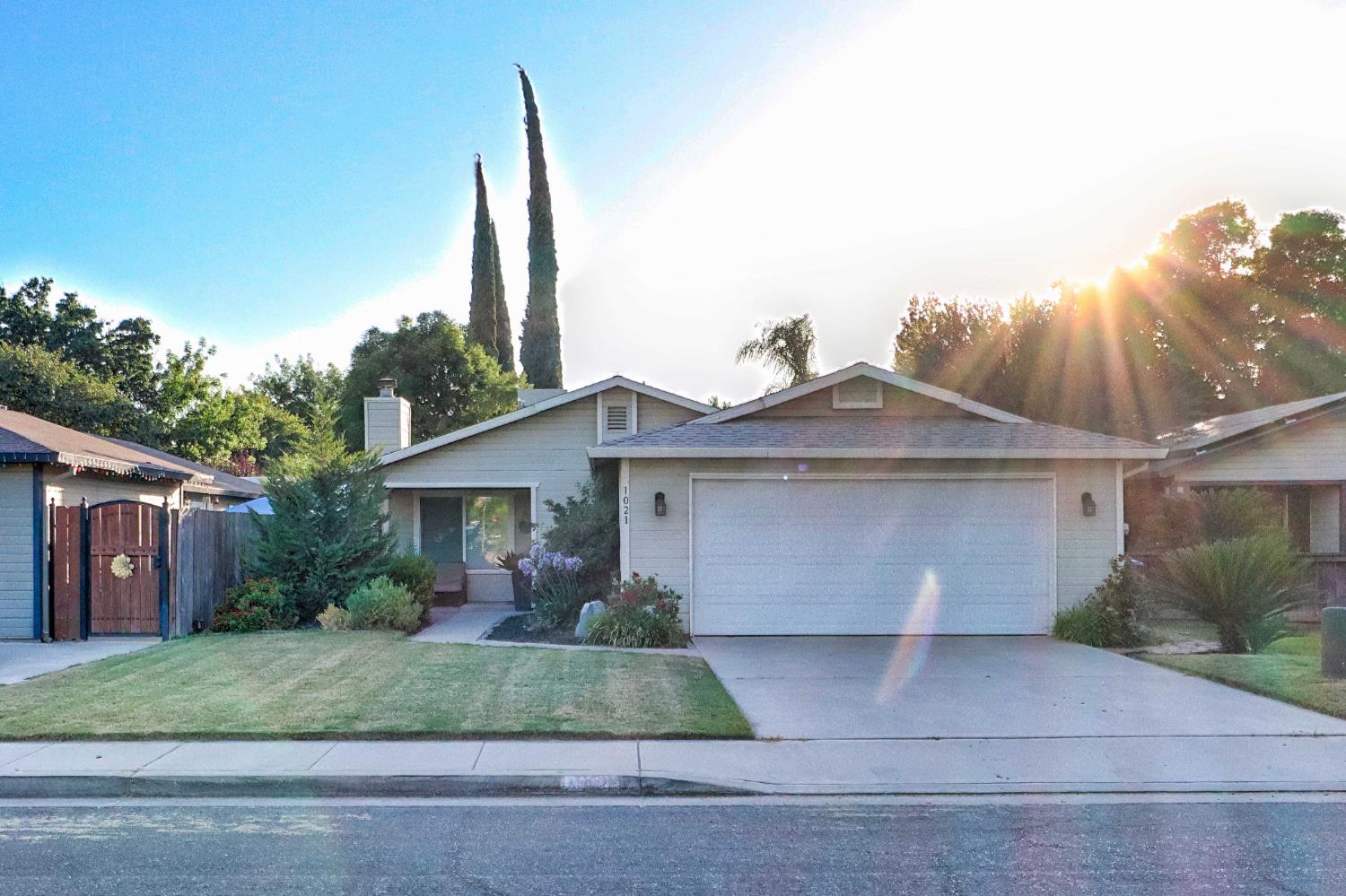 1021 12th Ave, Kingsburg, CA 93631