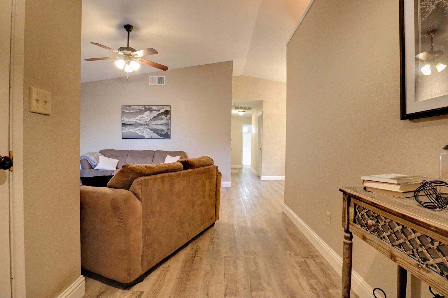 1021 12th Ave, Kingsburg, CA 93631