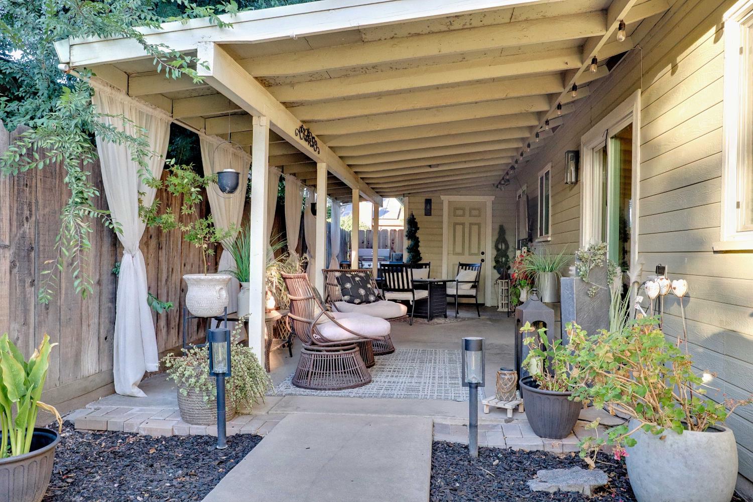 1021 12th Ave, Kingsburg, CA 93631