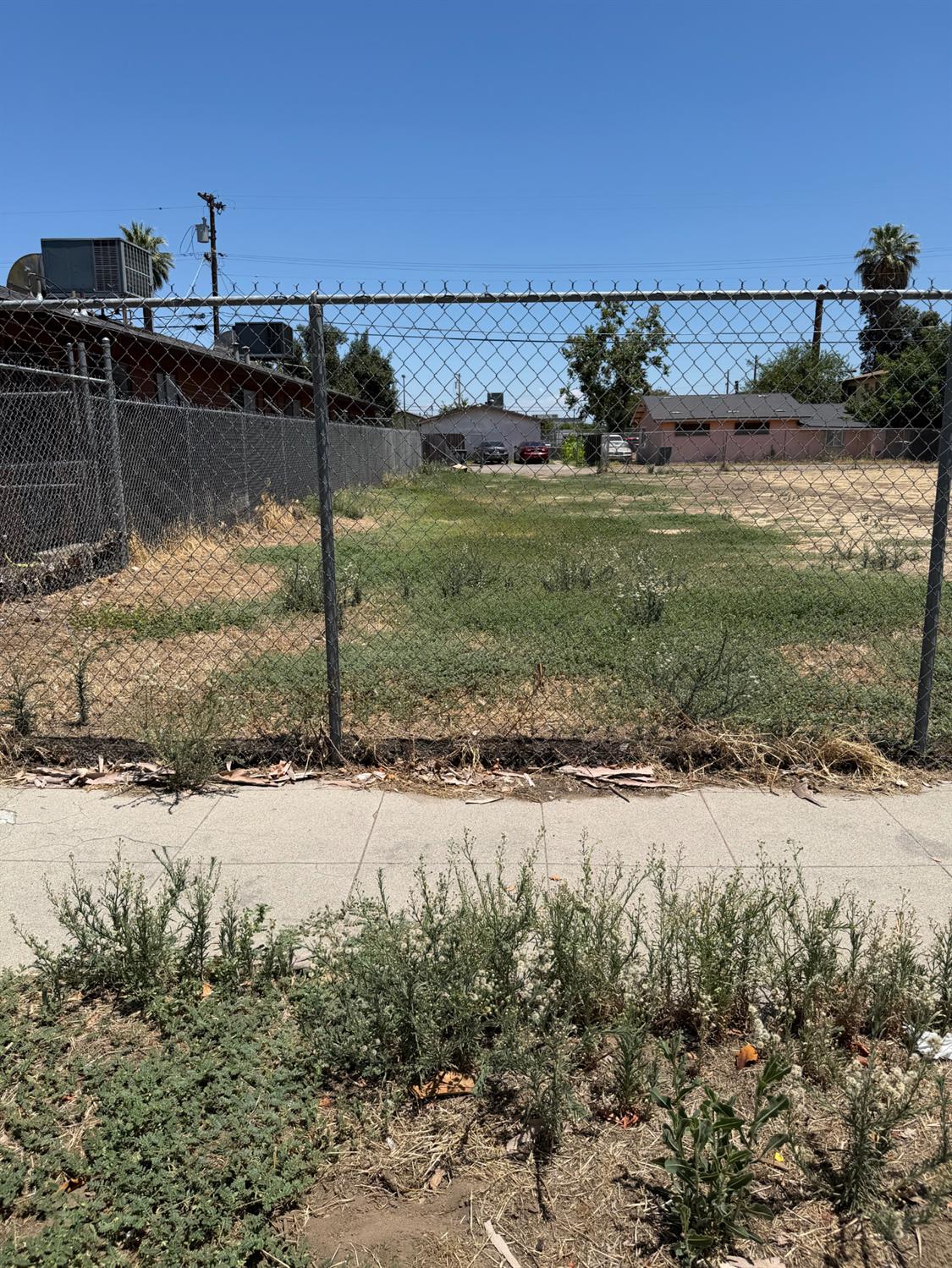 266 N Effie St, Fresno, CA 93701