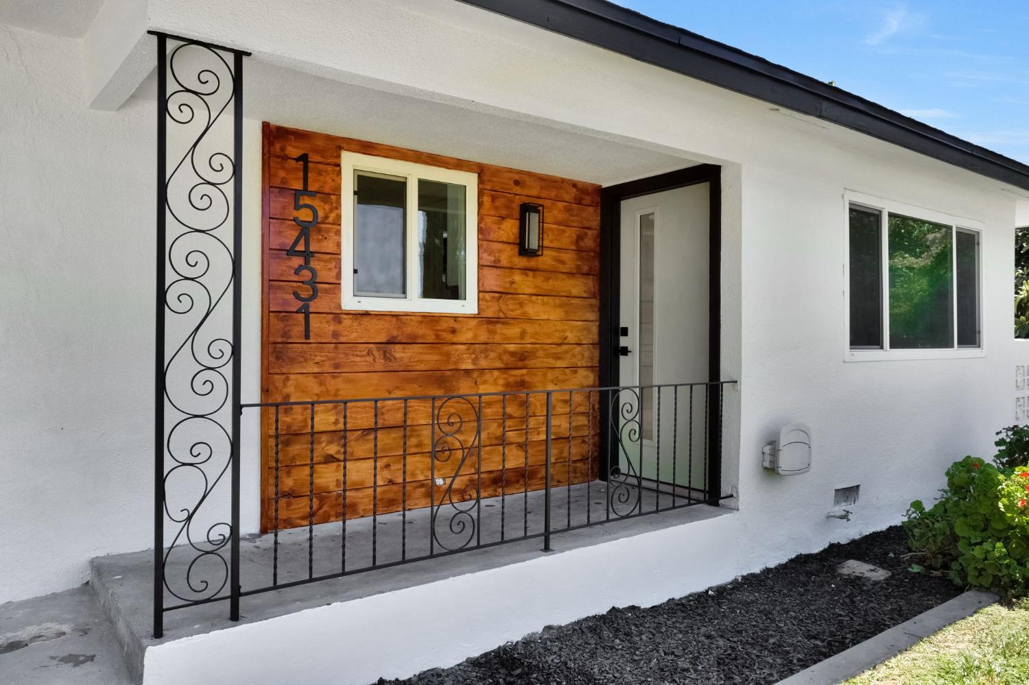 15431 W E St, Kerman, CA 93630