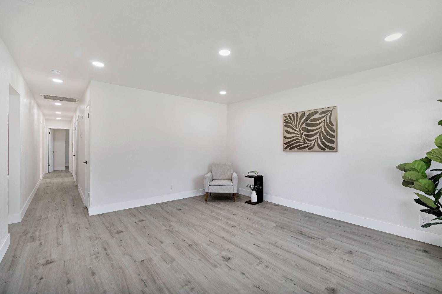 15431 W E St, Kerman, CA 93630