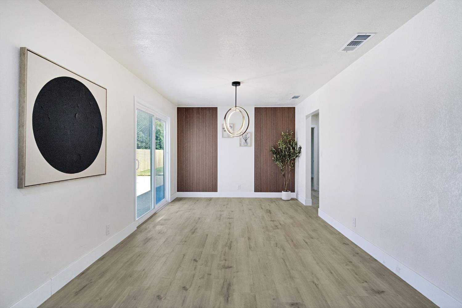 15431 W E St, Kerman, CA 93630