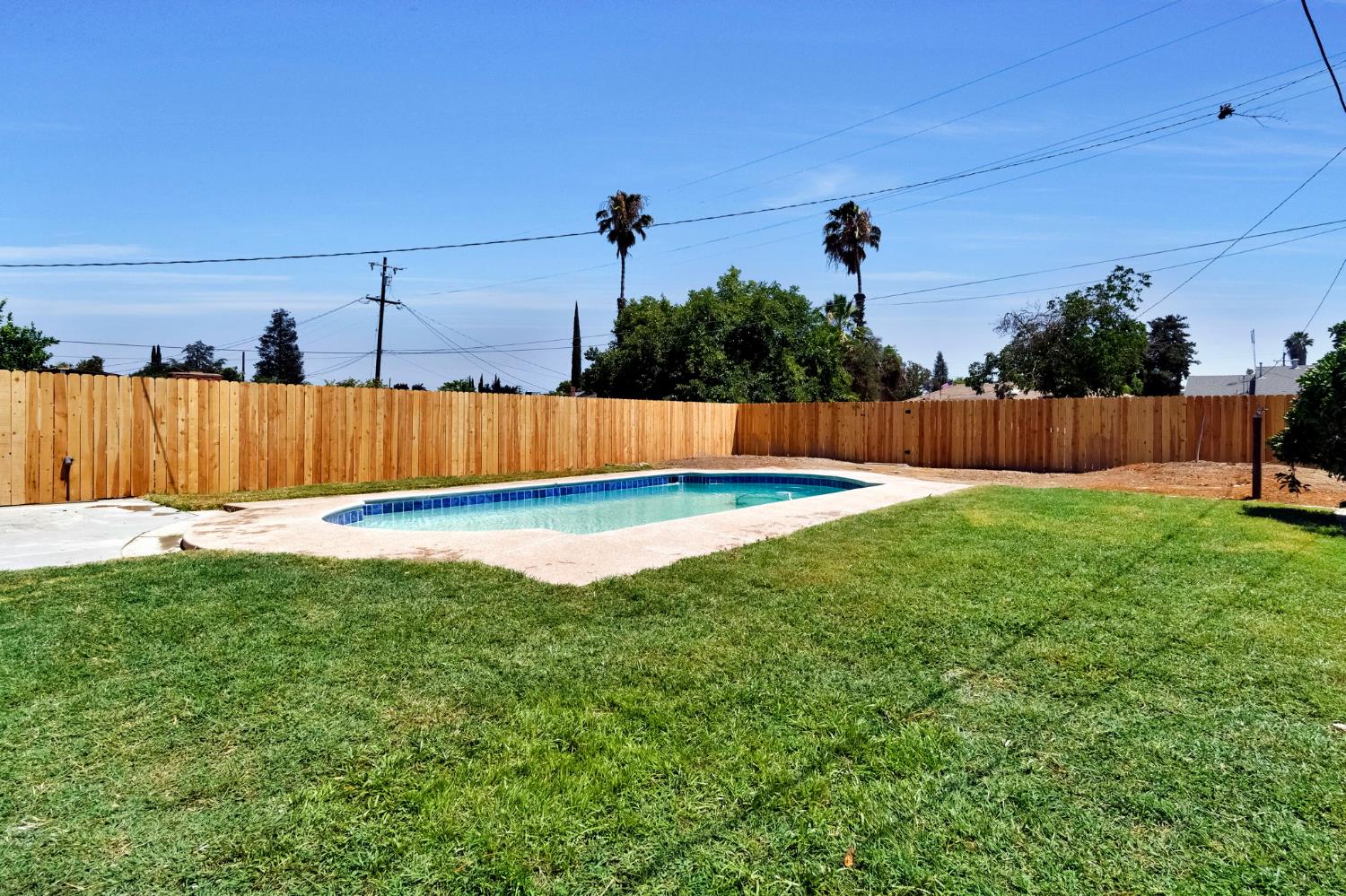 15431 W E St, Kerman, CA 93630