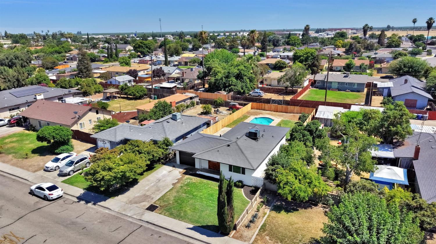 15431 W E St, Kerman, CA 93630