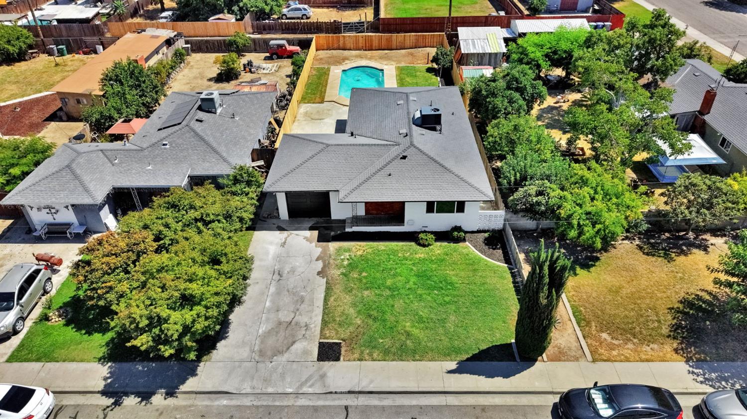 15431 W E St, Kerman, CA 93630