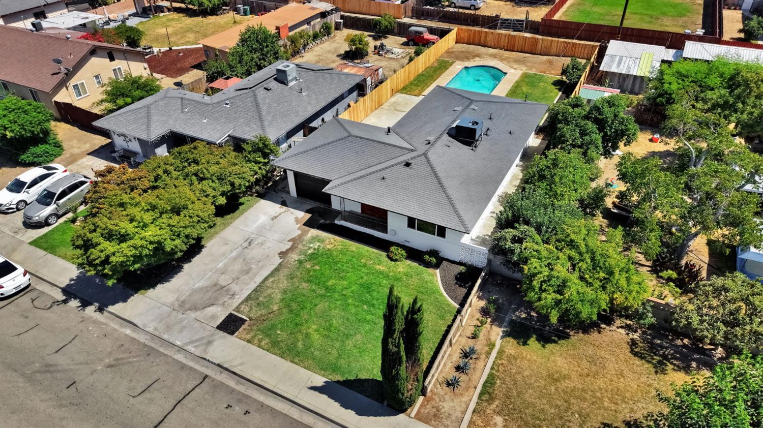 15431 W E St, Kerman, CA 93630