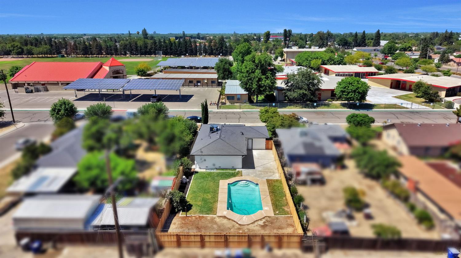 15431 W E St, Kerman, CA 93630