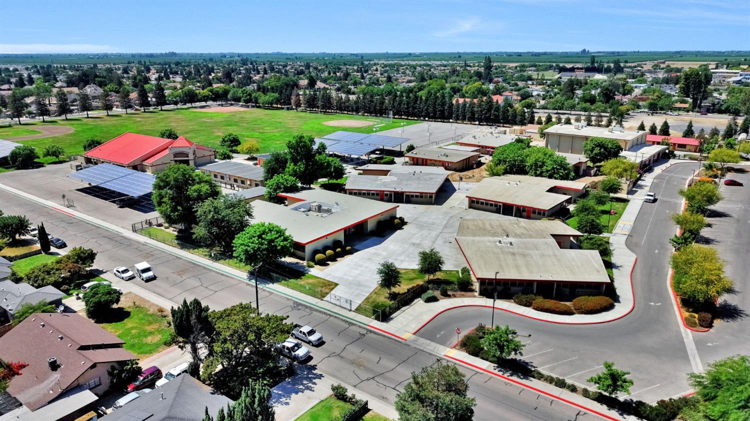 15431 W E St, Kerman, CA 93630