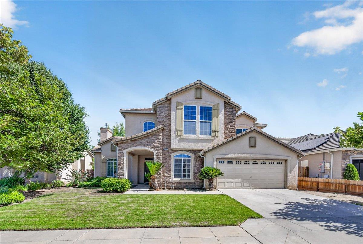 1114 E Oakmont Ave, Fresno, CA 93730