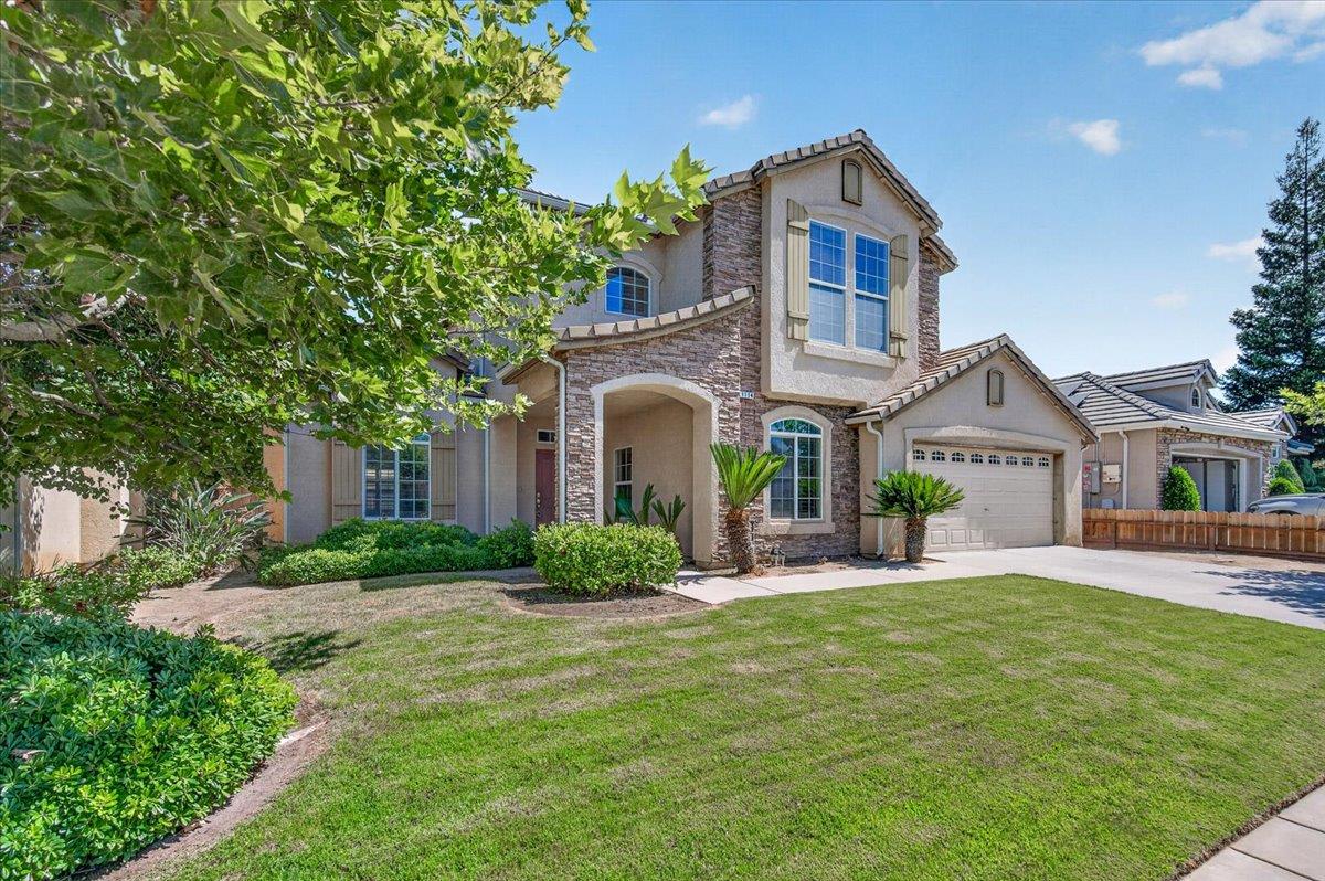 1114 E Oakmont Ave, Fresno, CA 93730