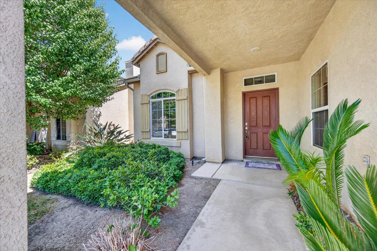 1114 E Oakmont Ave, Fresno, CA 93730