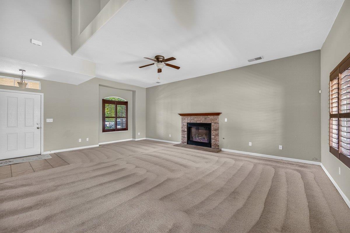 1114 E Oakmont Ave, Fresno, CA 93730