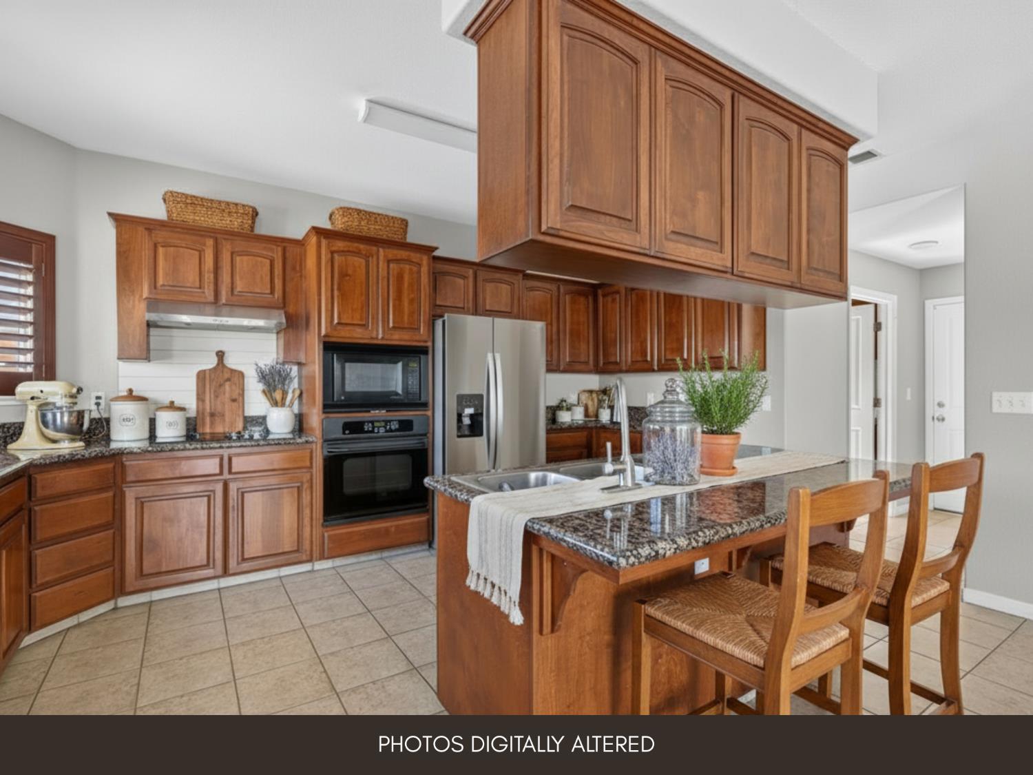 1114 E Oakmont Ave, Fresno, CA 93730