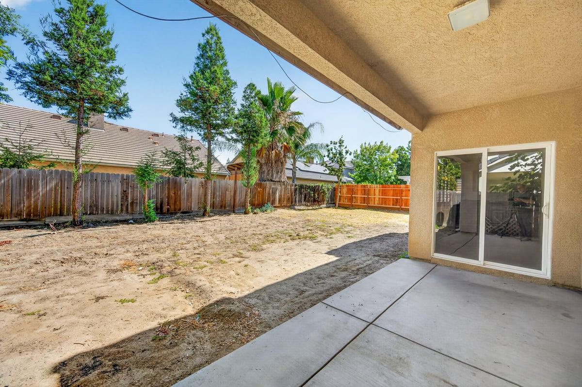 1114 E Oakmont Ave, Fresno, CA 93730