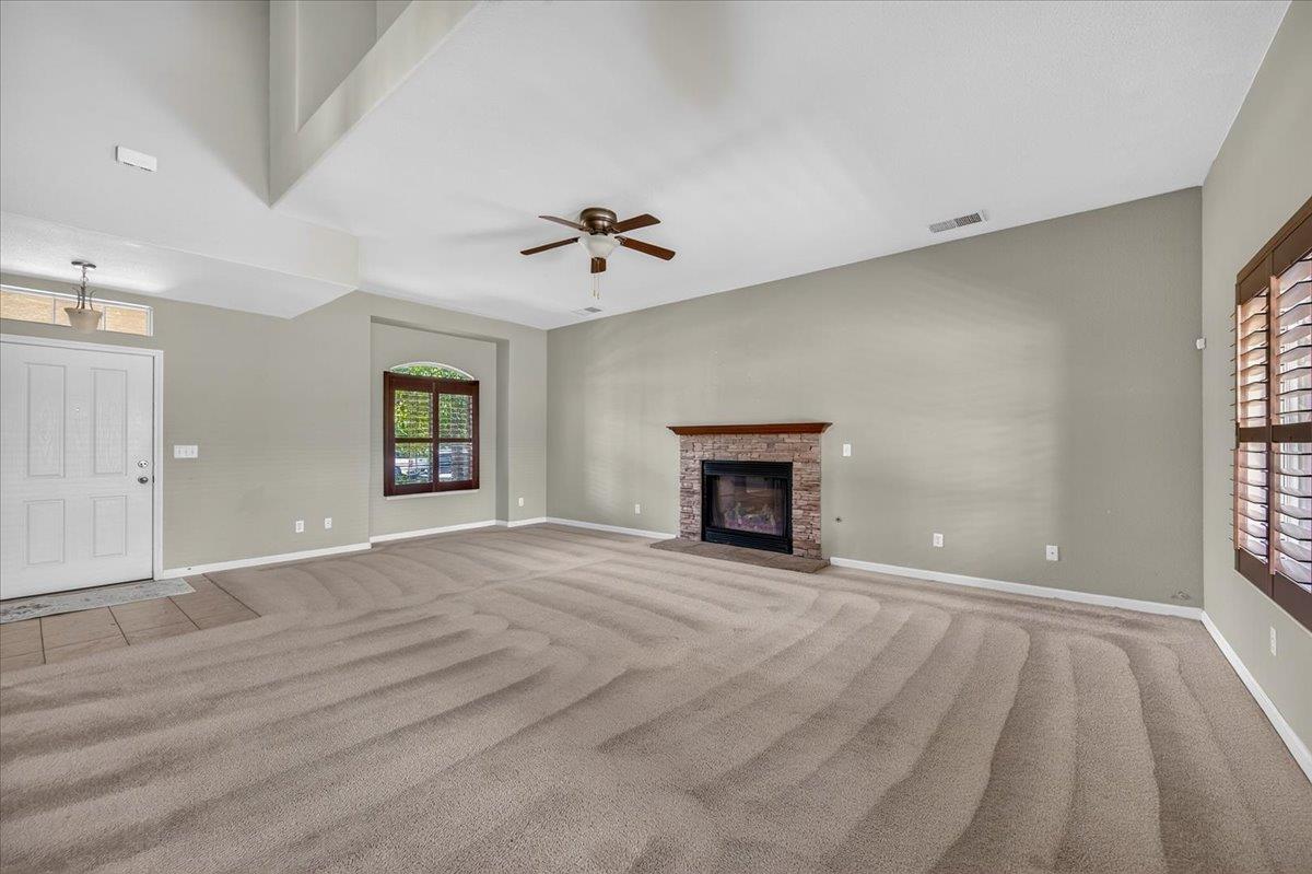 1114 E Oakmont Ave, Fresno, CA 93730