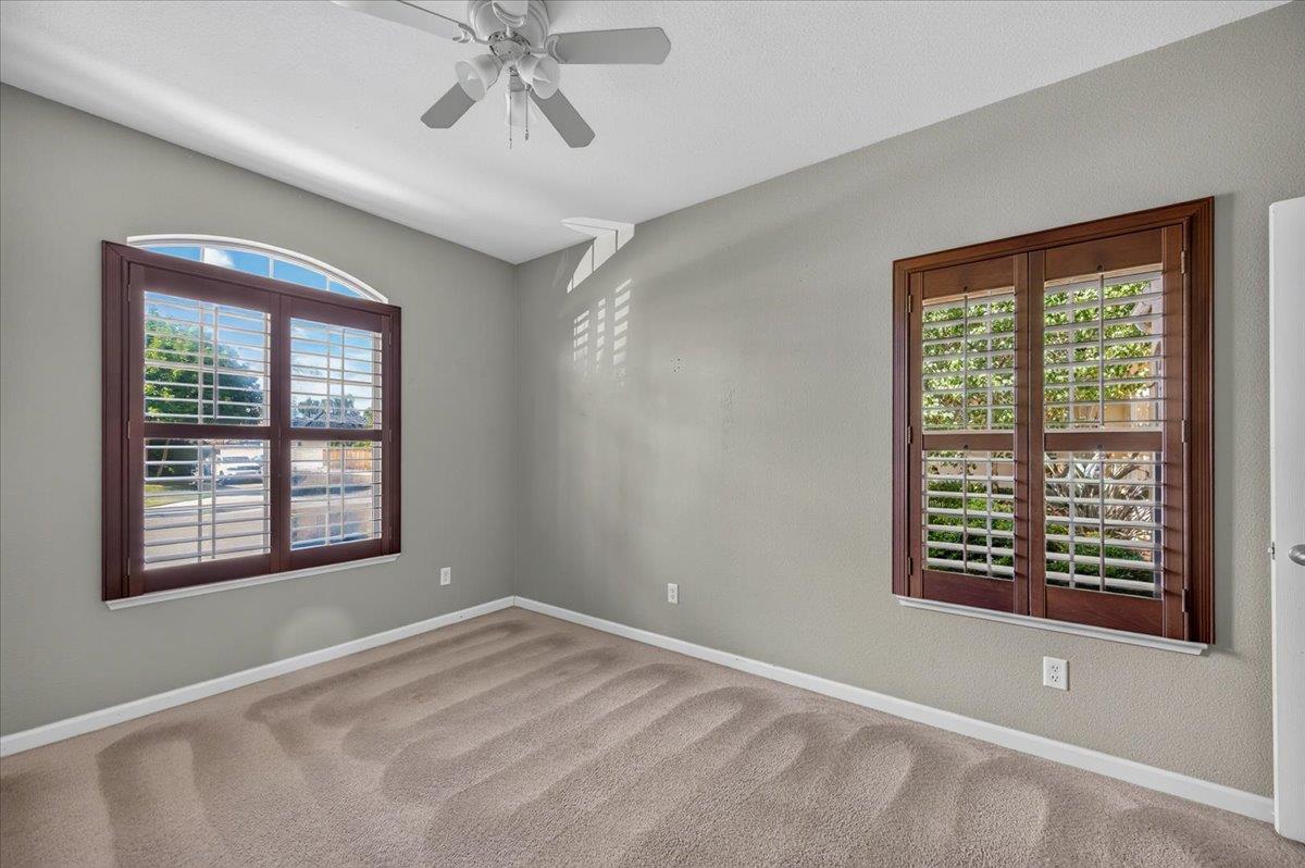 1114 E Oakmont Ave, Fresno, CA 93730