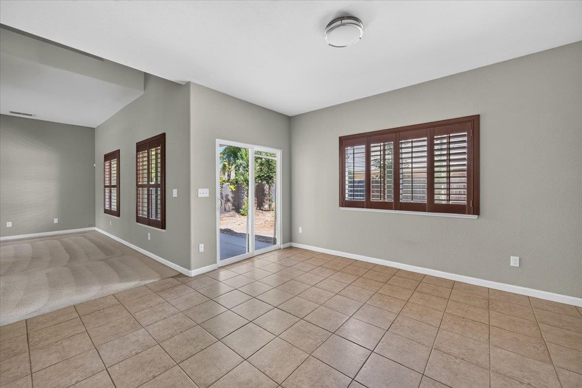 1114 E Oakmont Ave, Fresno, CA 93730
