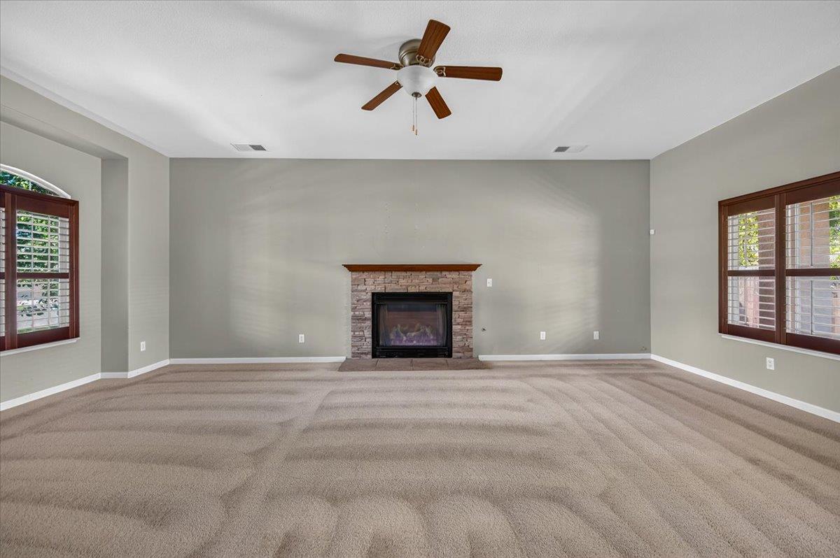 1114 E Oakmont Ave, Fresno, CA 93730