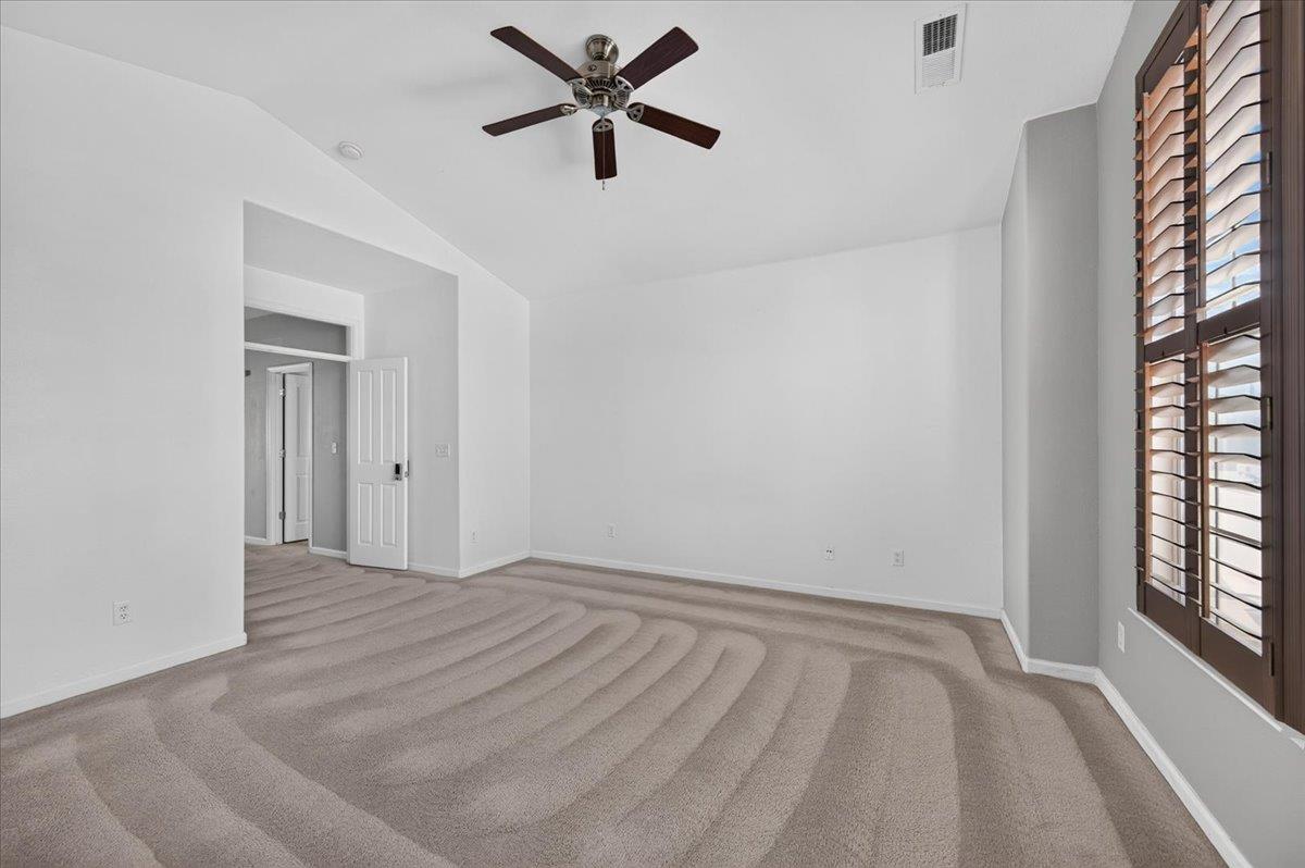 1114 E Oakmont Ave, Fresno, CA 93730