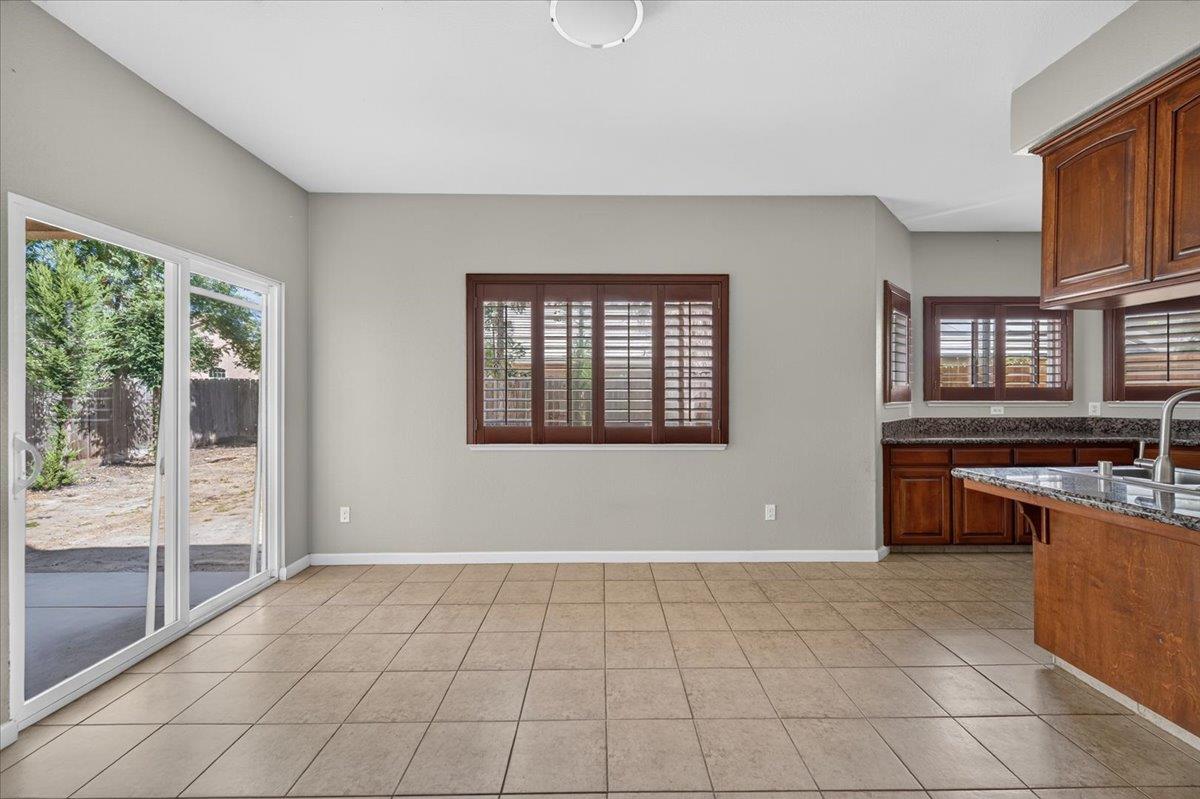 1114 E Oakmont Ave, Fresno, CA 93730
