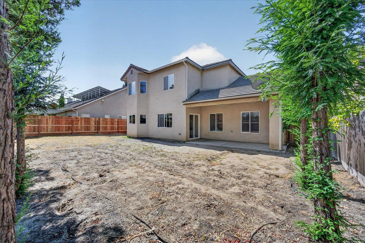 1114 E Oakmont Ave, Fresno, CA 93730