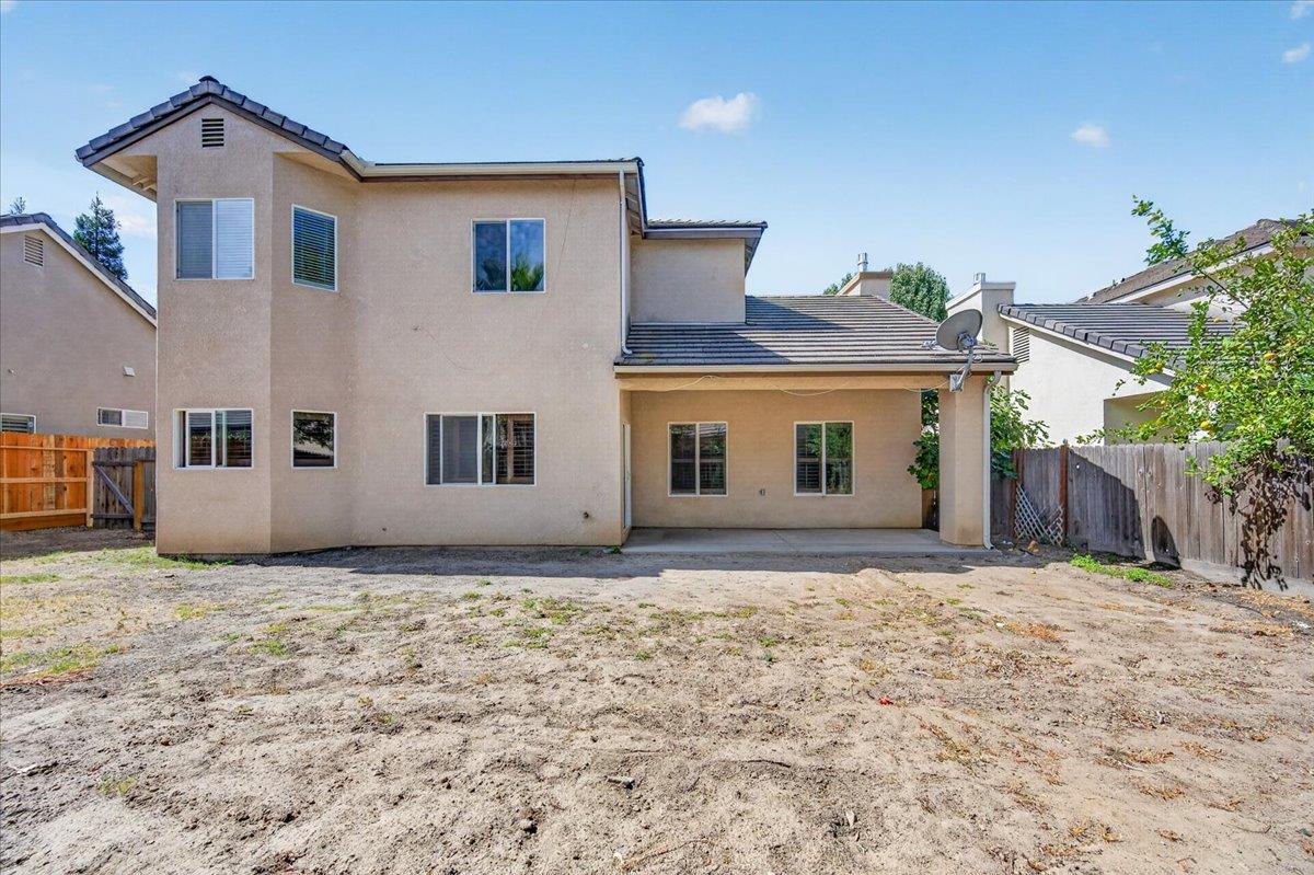 1114 E Oakmont Ave, Fresno, CA 93730