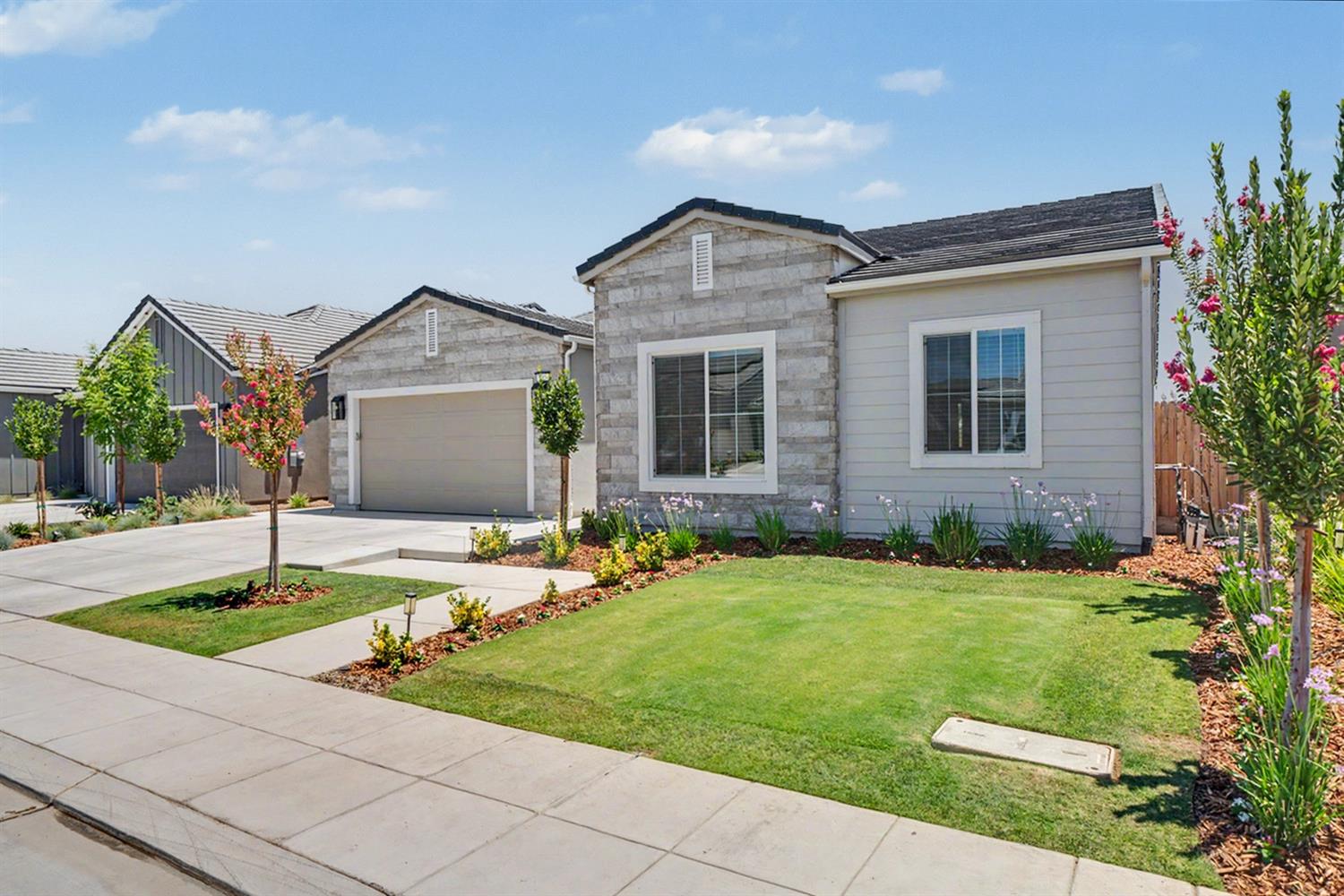 735 Traverse Dr S, Madera, CA 93636